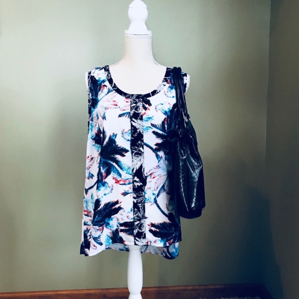 Style&co palm tree flowy tank top